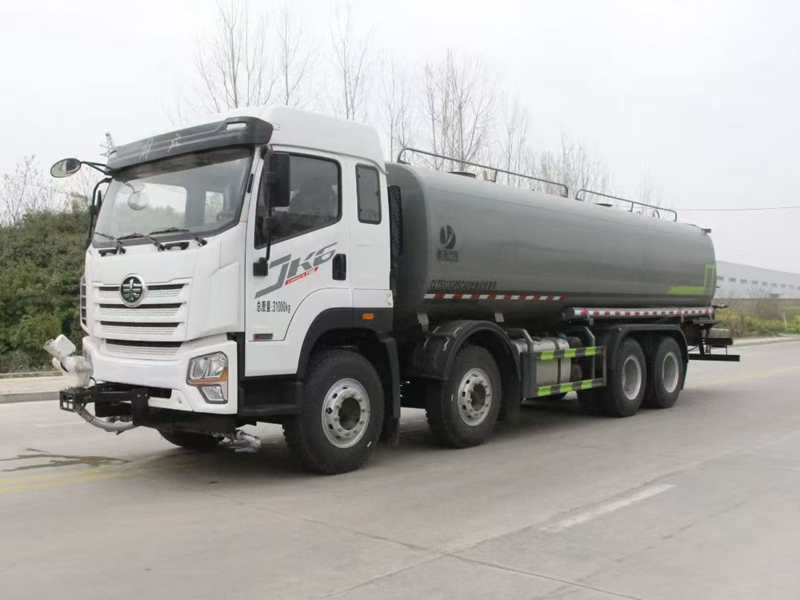 解放JK6前四后八洒水车