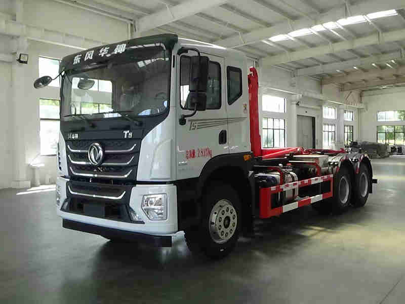 东风华神后八轮勾臂垃圾车